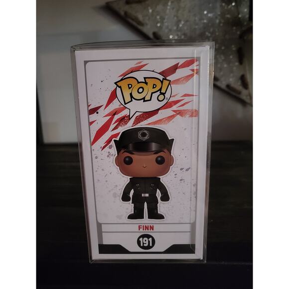 Funko Pop Star Wars VIII The Last Jedi #191 Finn Bobblehead In Protective Case - Picture 4 of 6